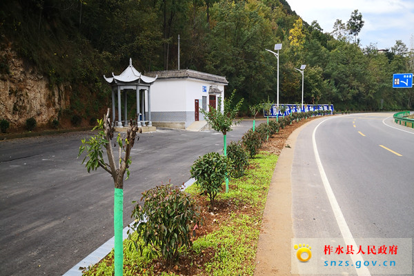 柞水段精心打造307线美丽干线公路 图(1).jpg 柞水段精心打造307线美丽干线公路 图(1).jpg