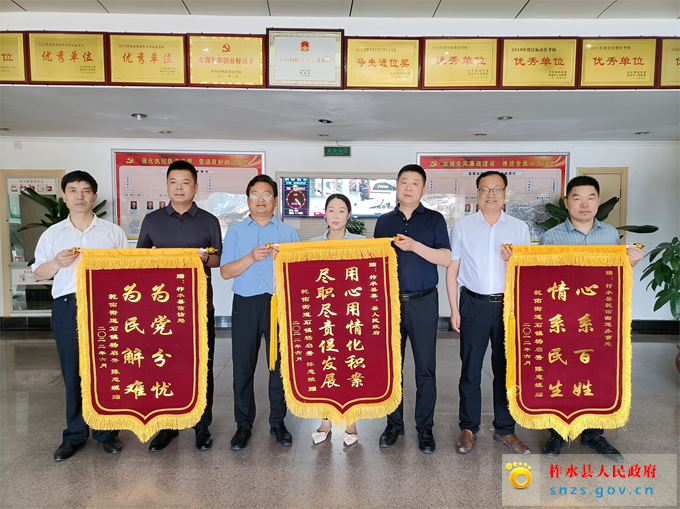 90fe485dc70f28cf3354f056803ce58_眸目压缩.jpg 90fe485dc70f28cf3354f056803ce58_眸目压缩.jpg