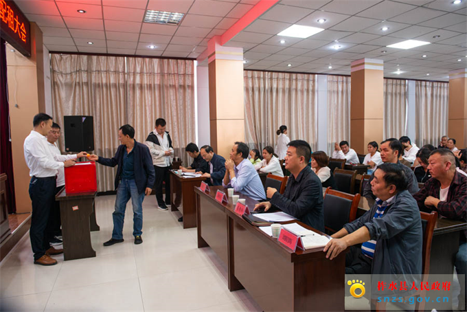 摇号1.jpg 摇号1.jpg